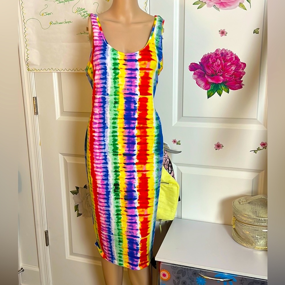 Sleeveless Fitted Dress